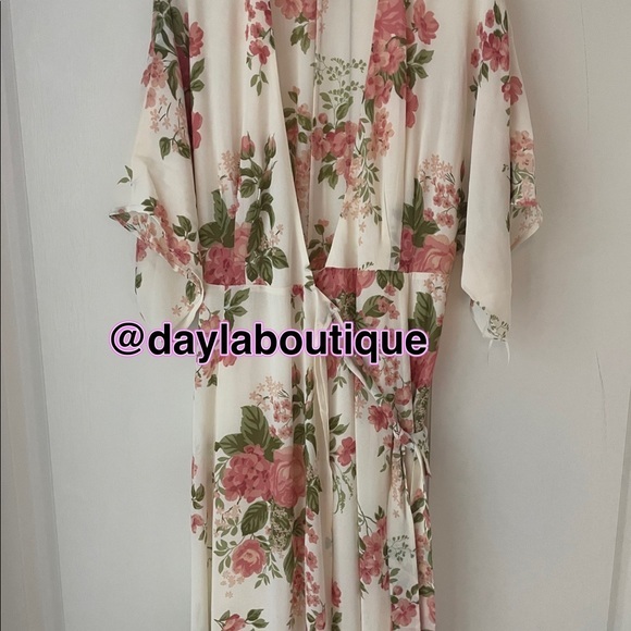 Reformation Winslow Dress Corsage - Picture 5 of 7